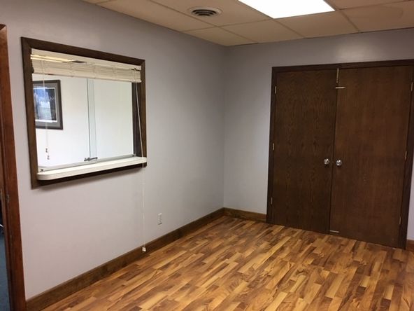 102 E Schoolhouse Rd, Yorkville, IL 60560